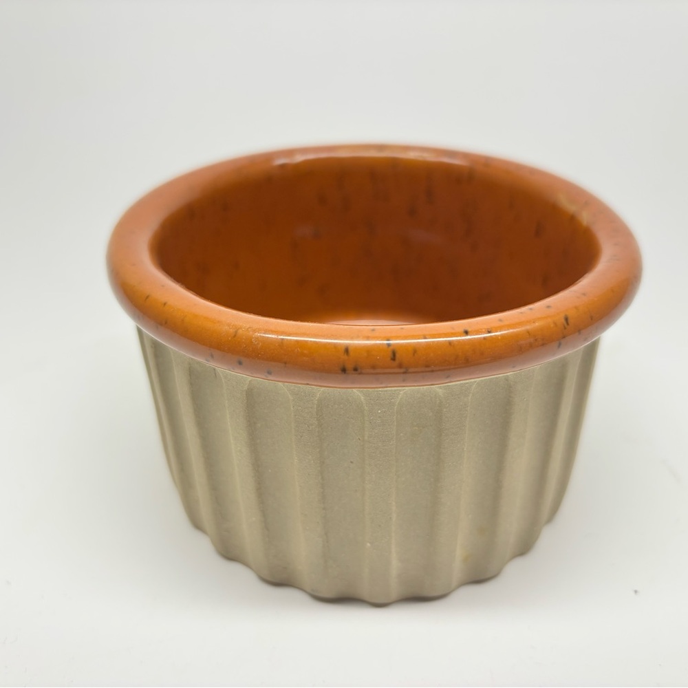 Bennington Potters Matte Tan Speckled Burnt Orange Fluted Soufflé Baking Dish 4"